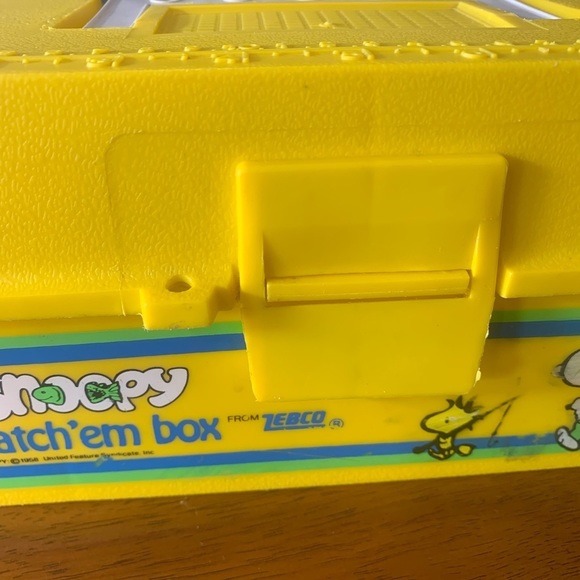 SNOOPY Catch ‘Em Tackle Box Used Great Condtion Peanuts Zebco - Picture 9 of 17
